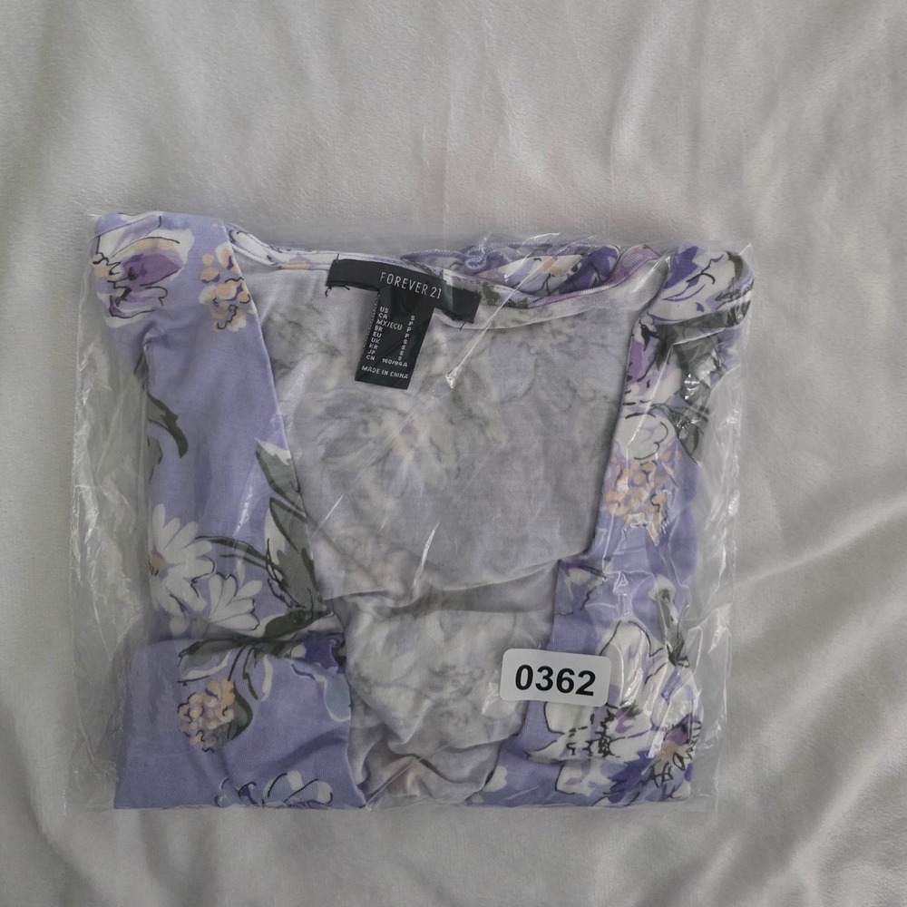 Forever 21 Womens Lavender Floral Smocked Waist V-Neck Flutter Sleeve Top‎ S - Picture 5 of 5